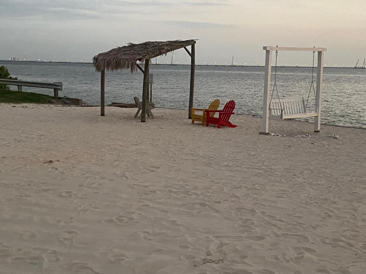 Amazing Waterfront Views Resort, Enjoy Heated Pool & Sunset! Tampa Eksteriør billede